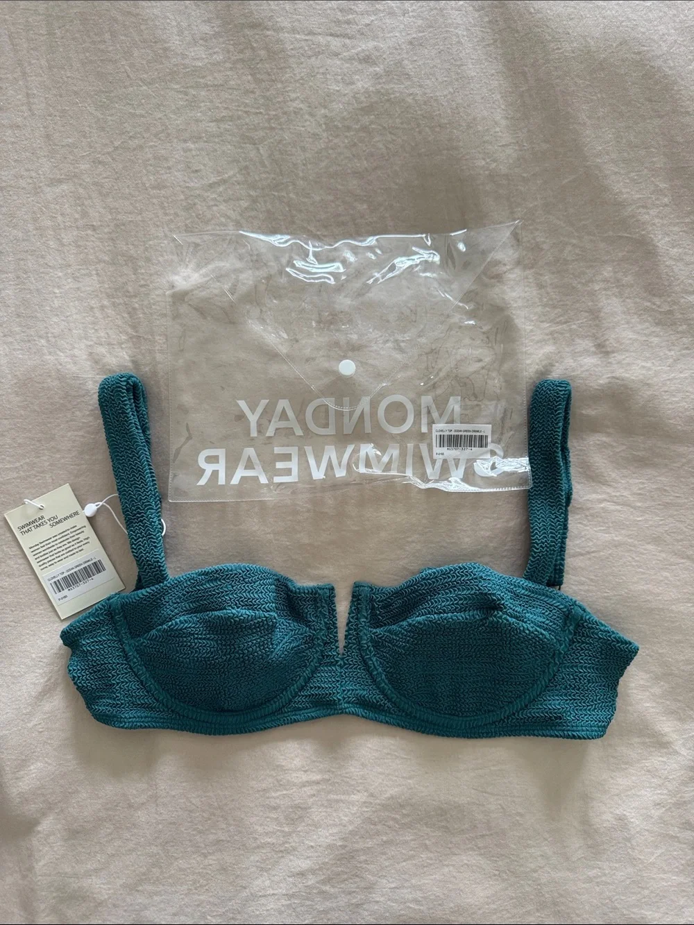 NWT Monday Swimwear Clovelly Top Ocean Green Crinkle Underwire Bikini Size L